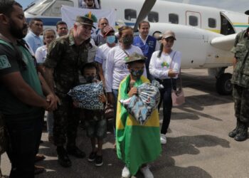 Governo do Amazonas acompanha retorno de irmãos indígenas a Manicoré