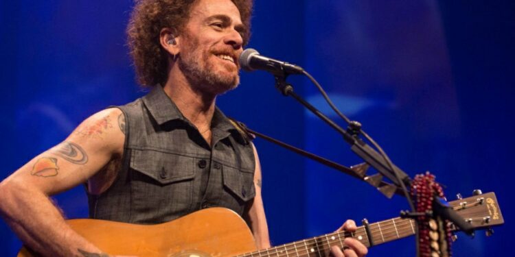 Nando Reis faz show em Manaus em comemoração aos seus 40 anos de carreira