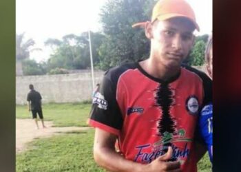Adolescente morre após ser baleado durante tiroteio em campo de futebol em Iranduba