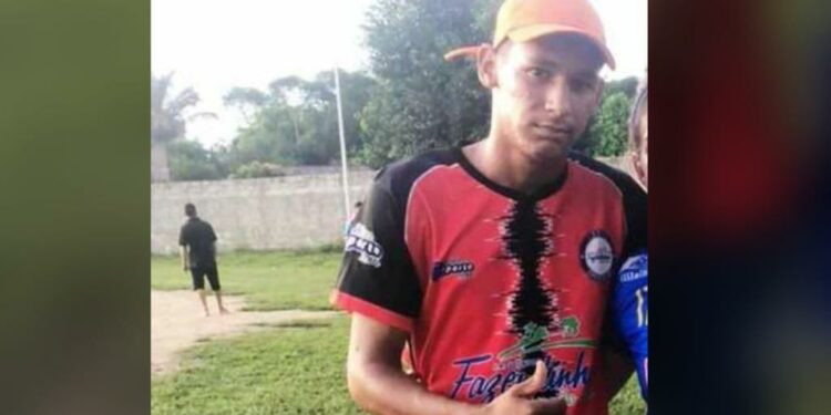Adolescente morre após ser baleado durante tiroteio em campo de futebol em Iranduba