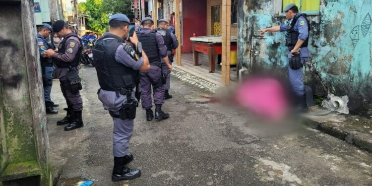Tarde de crimes: Mulher sai para jogar baralho e acaba morta a tiros na Compensa