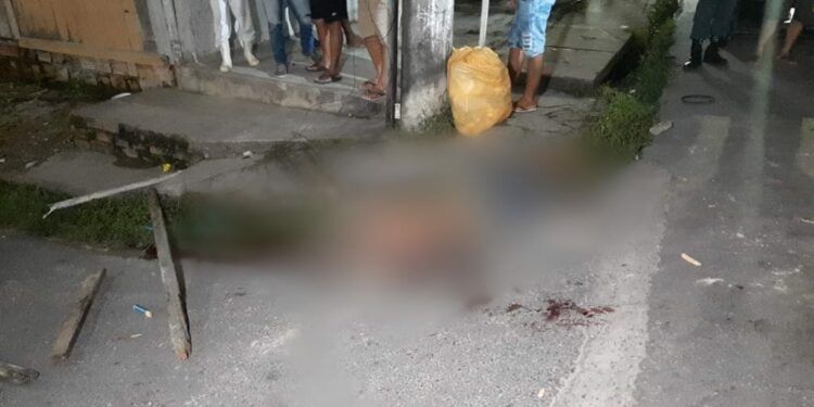 ‘Mata, mata’, dizem moradores após suposto assaltante ser morto espancado no Santa Etelvina