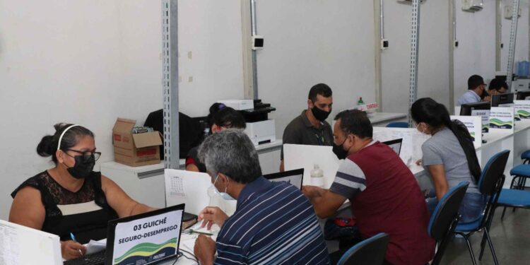 Sine Amazonas divulga 107 vagas de emprego em diversas áreas para esta quarta-feira (27/04)