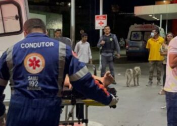 Adolescente é baleada por assaltante dentro de casa em Manaus