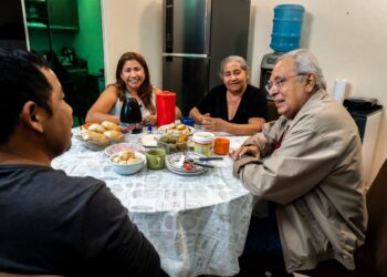 Amazonino diz que no seu plano de Governo habitação será prioridade