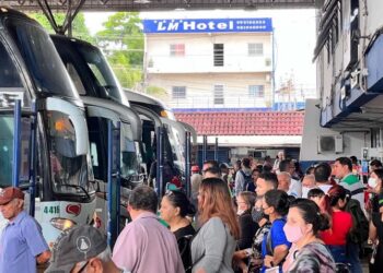20 mil pessoas devem deixar Manaus no feriadão
