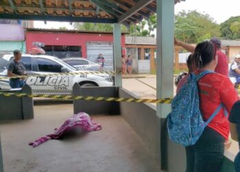 Homem fica cravado de balas e morre no ‘Bar do Moço’