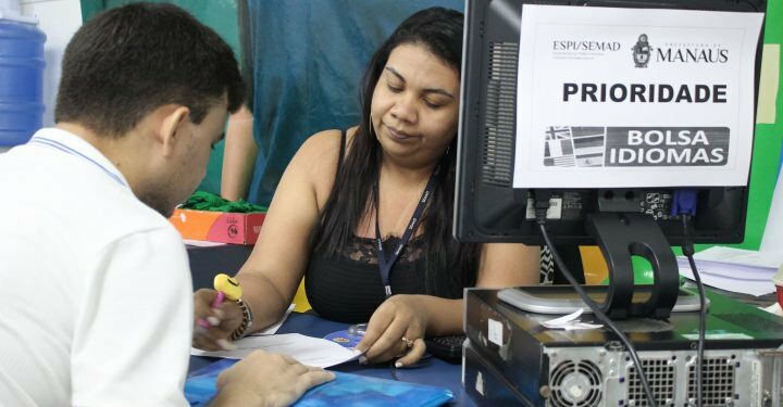 Bolsa Idiomas e Pós-graduação, da Prefeitura, vão oferecer mais de 61 mil vagas