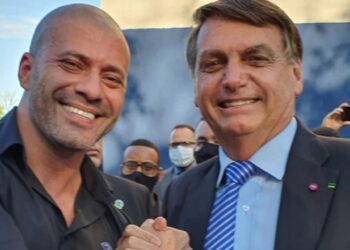 Bolsonaro concede indulto e perdoa crimes de Daniel Silveira ‘em nome do estado democrático’