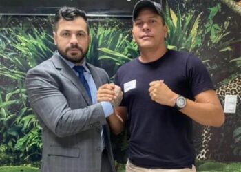 Vereador Carpê posta foto com PM acusado de assalto e elogia: ‘excelente trabalho’