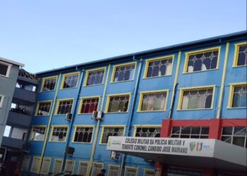 Pais de alunos do CMPM V se desesperam após suposta ameaça de criminosos; PM diz que foi fake news