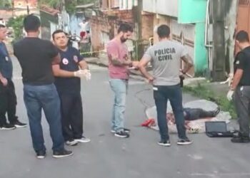 Corpo é encontrado amarrado e enrolado em saco de lixo, ao lado de notebook em Manaus