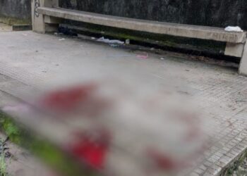 Morador de rua é esfaqueado em parada de ônibus em Manaus