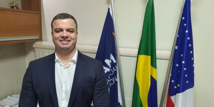 Diretor-presidente do Detran-AM, Rodrigo de Sá deixa função para disputar Câmara Federal