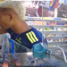Vídeo: Dupla assalta drogaria no Nova Cidade na maior brutalidade: ‘Tá viajando, é?’