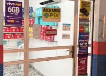 Funcionário de drogaria tenta fugir de assalto e acaba baleado em Manaus