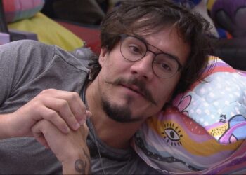 BBB22: Eliezer deixa ‘bichão’ escapar do short e Lina fica surpresa com detalhe 