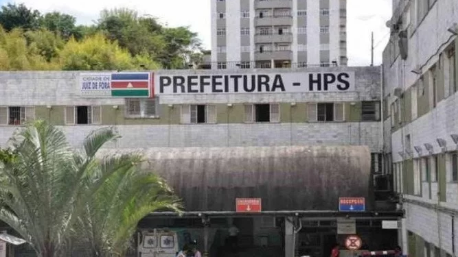 Homem estupra faxineira na frente da mulher, que incentiva o crime