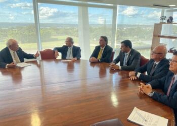 Bolsonaro não cumpre promessa feita aos amazonenses e prorroga decreto que prejudica a ZFM