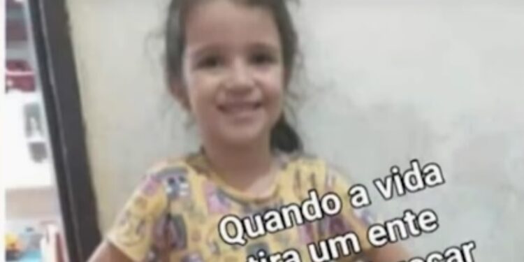 Criança de 5 anos morre queimada durante ritual satânico dentro de casa