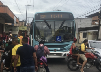 Passageiros descem a mão em dupla que praticou mais um assalto na linha 014; vídeo