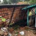 Durante chuva, muro desaba e quebra a perna de mulher no Aleixo