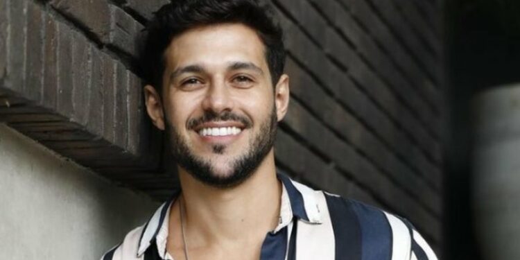 Ex-BBB Rodrigo Mussi apresenta melhoras e já mexe braço e pernas