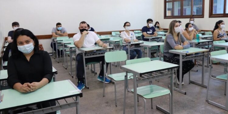 Mais de 50 mil candidatos são esperados no concurso da Semsa neste domingo