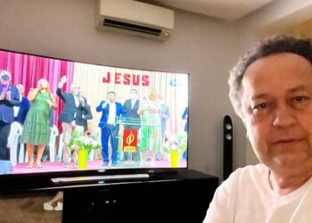 Silas Câmara prepara reeleição, enquanto reza para escapar das garras da Justiça