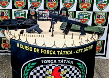 Polícia do AM apreende fuzil e suspeitos após ataque deixar três mortos na ZL