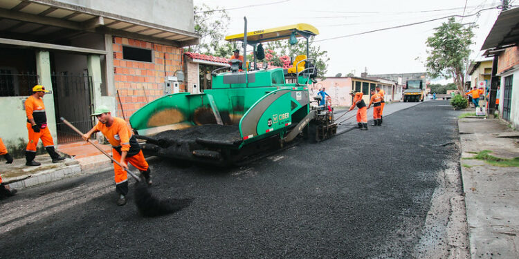 Em uma semana ‘Asfalta Manaus’ recupera mais de 350 ruas em todas as zonas da capital
