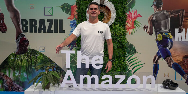Manaus movimenta Barcelona com estande para chamar maratonistas estrangeiros a correrem na Amazônia