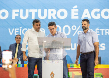 David Almeida e Wilson Lima firmam convênio de R$ 36,4 milhões para aquisição de ônibus elétricos