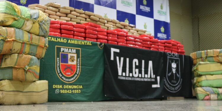 Cinco homens são presos e 600 kg de drogas são apreendidas no bairro Tarumã