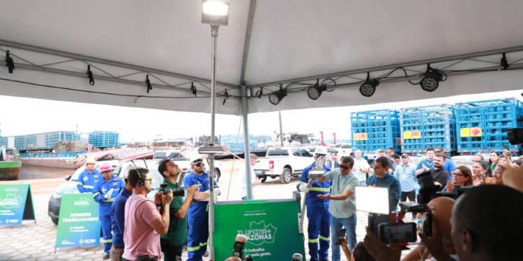 Wilson Lima dá início ao programa que vai implantar LED na iluminação pública do interior