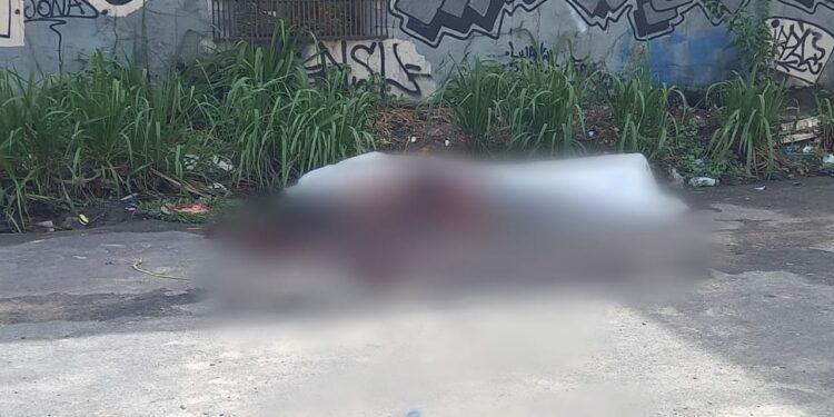 Garota de programa mete a facada e mata homem no bairro Jorge Teixeira