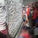 Vídeo: Tiro pra tudo que é lado em beco no Japiim mata homem, cachorro e deixa um baleado