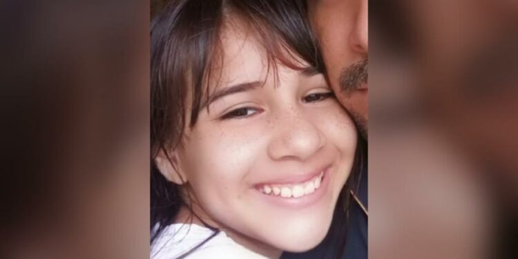 Pai pede ajuda para encontrar filha que desapareceu no bairro Gilberto Mestrinho
