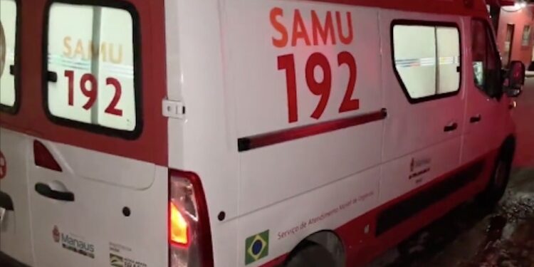 Homem atropela adolescentes em frente de igreja no Monte das Oliveiras e foge