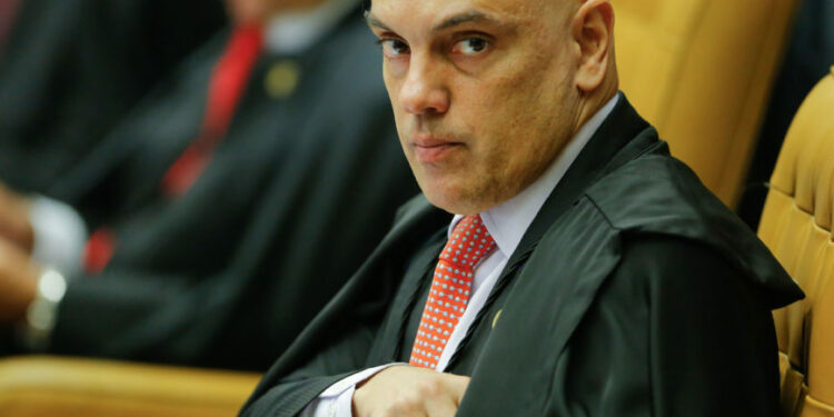 Decisão: Alexandre de Moraes suspende decretos que afetam negativamente a Zona Franca