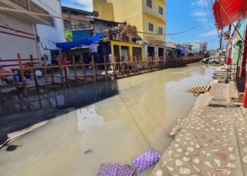 Águas avançam e avenida dos Barés está parcialmente interditada