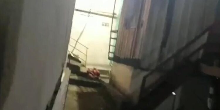Grupo chega para matar ‘Neguinho’ e ele se joga de ponte e cai em igarapé para se salvar