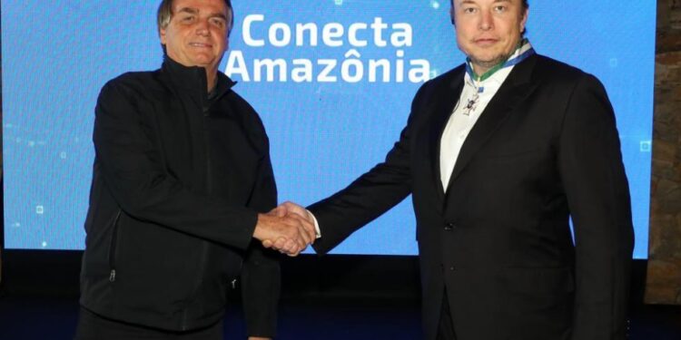 Bolsonaro se encontra com bilionário Elon Musk : “tratamos de conectividade”