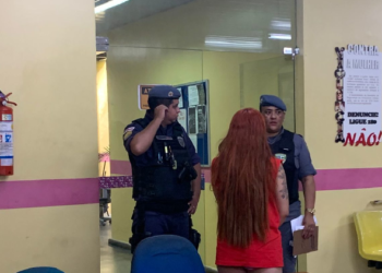 Mulher dá facada na própria companheira e vai presa após o crime