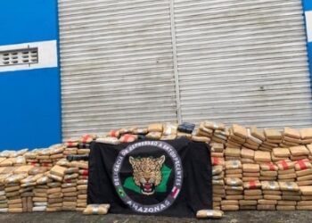 Mais de uma tonelada de drogas é apreendida em fundo falso de embarcação no AM