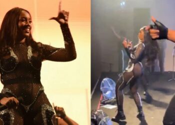 IZA dança ao som ‘Ei, Bolsonaro vai tomar no c*’ e faz o sinal de ‘L’ em show