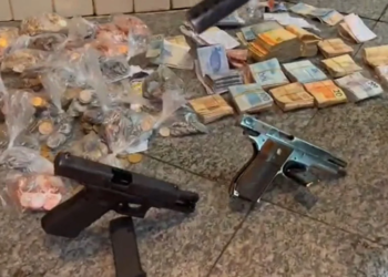 Vídeo: Bandidos são mortos enquanto faziam jovem de refém em assalto a loteria