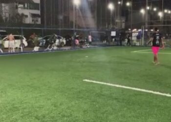 Vídeo: Execução é transmitida ao vivo em partida de futebol em Manaus