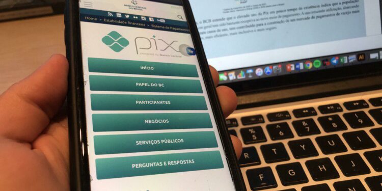 Transferiu para o pix errado? PC-AM esclarece o que deve ser feito