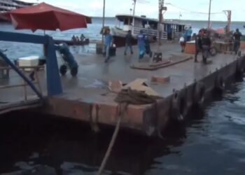 Populares encontram cadáver boiando em plena Manaus Moderna